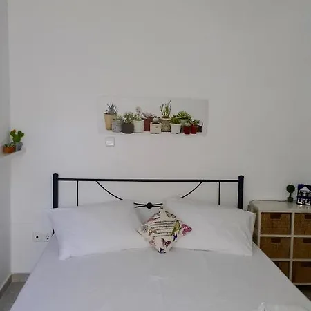 Xenia's Independent Near Old Town Of Rodos. Apartmán