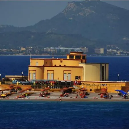 Апартаменты Xenia's Independent Near Old Town Of Rodos. Родос
